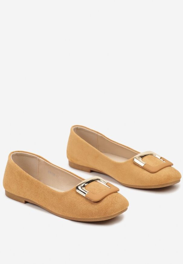 Born2be - Brązowe Płaskie Klasyczne Balerinki z Ozdobną Klamrą Nassnema. Zapięcie: klamry. Kolor: brązowy. Materiał: jeans. Styl: klasyczny