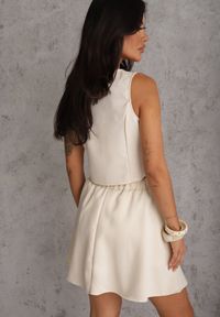 Renee - Jasnobeżowy Komplet z Kamizelką i Rozkloszowaną Spódnicą z Eleganckimi Guzikami Jenane. Kolor: beżowy #7