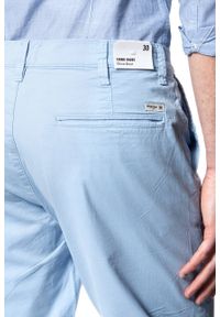 Wrangler - KRÓTKIE SPODENKI WRANGLER CHINO SHORT LIGHT BLUE W14AMM25N 112126569. Materiał: materiał. Długość: krótkie. Wzór: jednolity, aplikacja #10