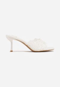 Renee - Białe Klapki na Metalicznej Szpilce z Koronką Theiseusa. Kolor: biały. Materiał: koronka. Wzór: koronka. Styl: elegancki #6