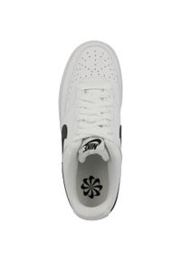Buty do chodzenia damskie Nike Court Vision LO. Zapięcie: sznurówki. Kolor: pomarańczowy, biały, wielokolorowy, brązowy. Materiał: guma, materiał, tkanina, syntetyk. Szerokość cholewki: normalna. Model: Nike Court. Sport: turystyka piesza