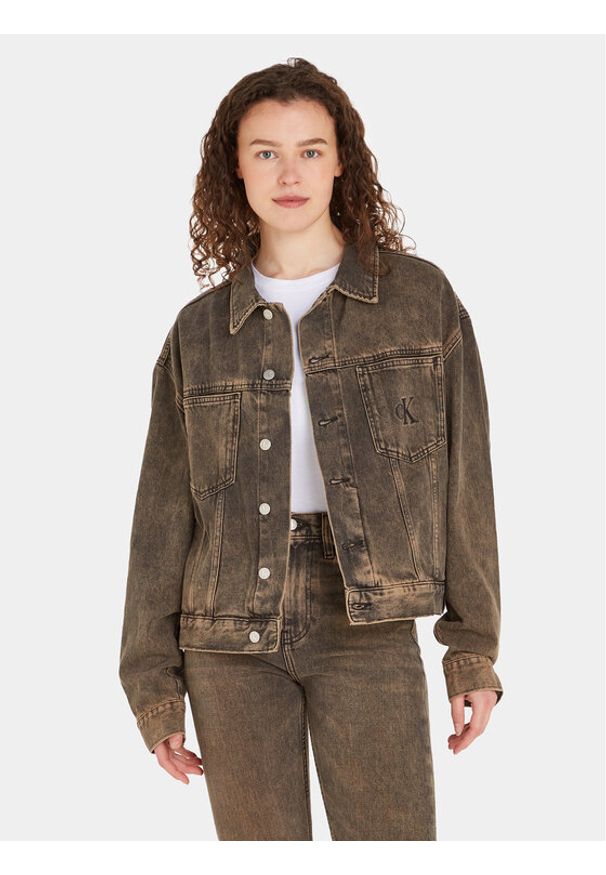 Kurtka jeansowa Calvin Klein Jeans. Kolor: brązowy