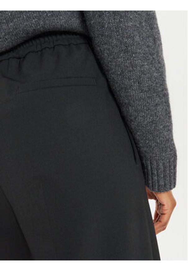 Weekend Max Mara Spodnie materiałowe Petra 2425136022 Czarny Loose Fit. Kolor: czarny. Materiał: wełna, syntetyk