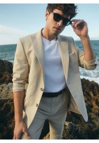 Pako Lorente - PAKO LORENTE - Beżowa marynarka garniturowa w prążek. Kolor: beżowy. Materiał: poliester, elastan, wiskoza. Wzór: prążki. Styl: młodzieżowy #2