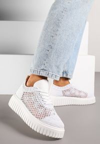 Renee - Białe Sneakersy Vices na Platformie z Ażurową Cholewką Lumerise. Okazja: na co dzień. Kolor: biały. Szerokość cholewki: normalna. Wzór: ażurowy. Obcas: na platformie