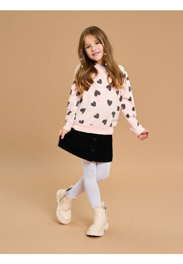 Sinsay - Bluza crewneck ze wzorem w serca - różowy. Kolor: różowy