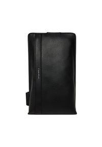 Calvin Klein Saszetka Raised Square Sling LV04D3271G Czarny. Kolor: czarny. Materiał: skóra