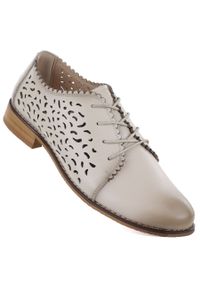 Skórzane półbuty damskie ażurowe beżowe Cambell 19386. Kolor: beżowy. Materiał: skóra. Wzór: ażurowy #1