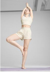 Puma - Damskie szorty MOVE CLOUDSPUN PUMA Alpine Snow White. Kolor: biały, wielokolorowy, beżowy