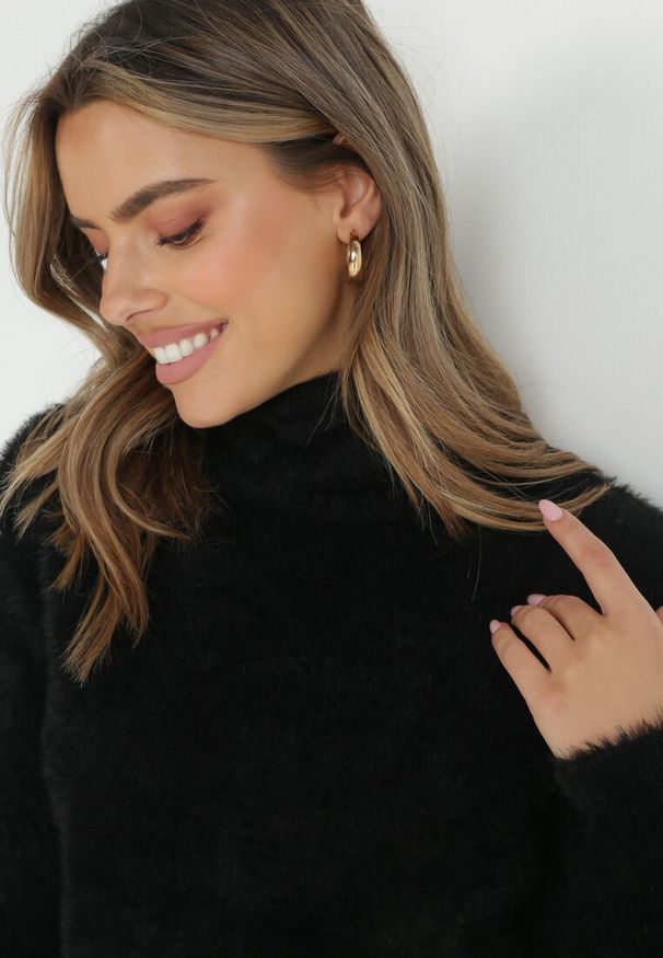 Born2be - Czarny Golf Wełniany Karle. Typ kołnierza: golf. Kolor: czarny. Materiał: wełna. Długość rękawa: długi rękaw. Długość: długie. Wzór: jednolity. Styl: klasyczny