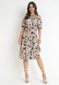 Born2be - Beżowo-Czarna Sukienka Bawełniana Hiszpanka we Wzór Paisley Rosalita. Typ kołnierza: dekolt hiszpanka. Kolor: beżowy. Materiał: bawełna. Wzór: paisley. Typ sukienki: rozkloszowane #5