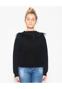 CRISTINAEFFE MILANO - Czarny sweter z piórami. Kolor: czarny. Materiał: materiał. Wzór: aplikacja, ze splotem. Sezon: zima, jesień. Styl: klasyczny #1