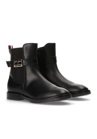 TOMMY HILFIGER - Botki Tommy Hilfiger Chelsea Boot Black T4A5-33048-0036999-999 czarne. Wysokość cholewki: za kostkę. Zapięcie: sprzączka. Kolor: czarny. Materiał: materiał, skóra. Szerokość cholewki: normalna. Wzór: aplikacja, gładki. Sezon: jesień, zima #3