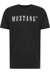 Mustang - MUSTANG Style Alex C LOGO Tee MĘSKI T-SHIRT KOSZULKA NADRUK Black 1013221 4142. Okazja: na co dzień, na randkę, na imprezę. Materiał: jeans, skóra, bawełna. Wzór: nadruk. Sezon: lato. Styl: sportowy, klasyczny, elegancki, casual #8