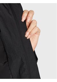 Calvin Klein Jeans Kurtka puchowa J20J219595 Czarny Regular Fit. Kolor: czarny. Materiał: syntetyk
