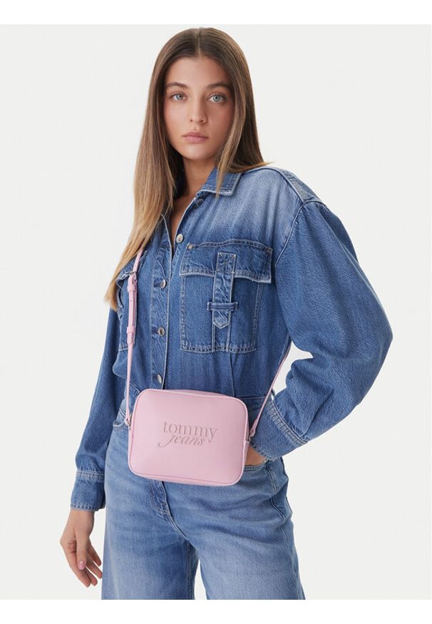 Tommy Jeans Torebka Tjw Must Camera Bag AW0AW18451 Różowy. Kolor: różowy. Materiał: skórzane