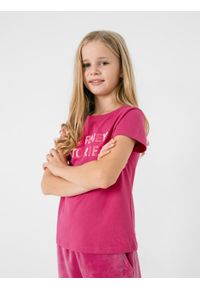 4f - T-shirt z nadrukiem dziewczęcy. Kolor: różowy. Materiał: dzianina, bawełna. Wzór: nadruk #2