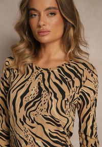 Renee - Beżowo-Czarna Bluzka Longsleeve z Bawełny z Zebrę Unirea. Kolor: brązowy. Materiał: bawełna. Długość rękawa: długi rękaw. Długość: krótkie. Wzór: motyw zwierzęcy. Styl: klasyczny #5