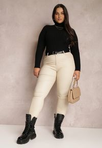 Renee - Jasnobeżowe Spodnie Skinny Push Up Zilli. Kolekcja: plus size. Kolor: beżowy