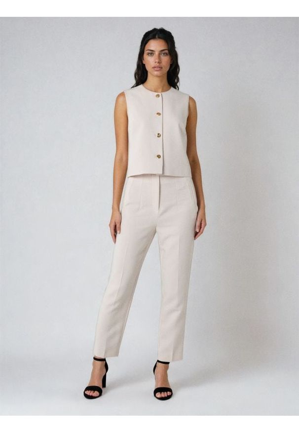 Sinsay - Spodnie cygaretki - kremowy. Kolor: kremowy