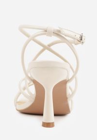 Renee - Beżowe Sandały na Szpilce z Cienkimi Paseczkami i Kwadratowym Noskiem Danita. Okazja: na co dzień, na imprezę. Kolor: beżowy. Materiał: skóra, koronka. Obcas: na szpilce. Styl: casual #5