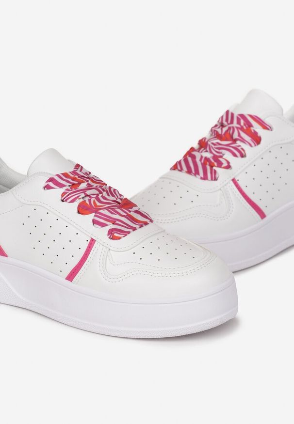 Born2be - Biało-Różowe Sneakersy na Grubej Podeszwie z Ozdobnymi Sznurówkami Amarionna. Kolor: biały
