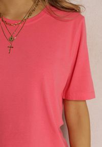 Renee - Różowy T-shirt Purple. Kolekcja: plus size. Kolor: różowy. Materiał: tkanina, bawełna. Długość rękawa: krótki rękaw. Długość: krótkie. Wzór: aplikacja, gładki, jednolity. Styl: klasyczny