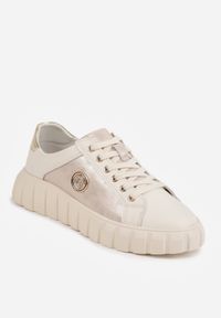 Born2be - Beżowo-Złote Sneakersy ze Skóry Naturalnej na Niskiej Platformie z Metalowymi Akcentami Rilmi. Okazja: na co dzień. Kolor: beżowy. Materiał: skóra. Obcas: na platformie #8