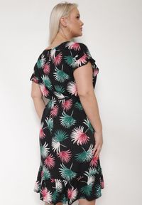 Born2be - Czarno-Zielona Bawełniana Sukienka z Florystycznym Motywem i Wiązaniem w Talii Rissani. Okazja: na randkę. Kolor: czarny. Materiał: bawełna. Sezon: lato #6