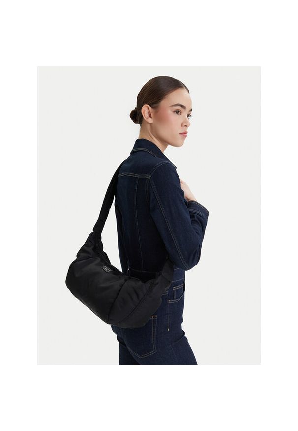 Torebka Guess Jeans. Kolor: czarny