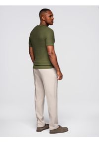 Ombre Clothing - Męska dzianinowa koszulka polo bez zapięcia – oliwkowa V1 - Rozmiar: S. Okazja: na co dzień. Typ kołnierza: polo. Kolor: oliwkowy. Materiał: dzianina. Wzór: gładki, ze splotem. Styl: klasyczny, casual #2