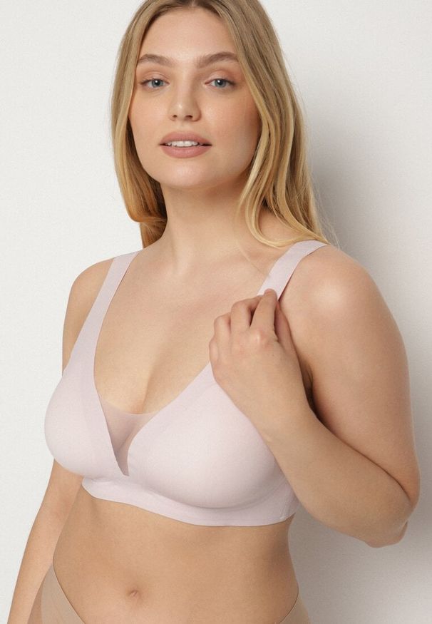 Born2be - Jasnoróżowy Biustonosz Sportowy z Siateczką i Gorsetowym Zdobieniem Saliatessa. Kolor: różowy. Rodzaj stanika: wyciągane miseczki. Wzór: aplikacja