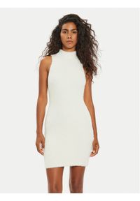 Guess Sukienka dzianinowa W4BK72 Z3BJ0 Écru Slim Fit. Materiał: syntetyk