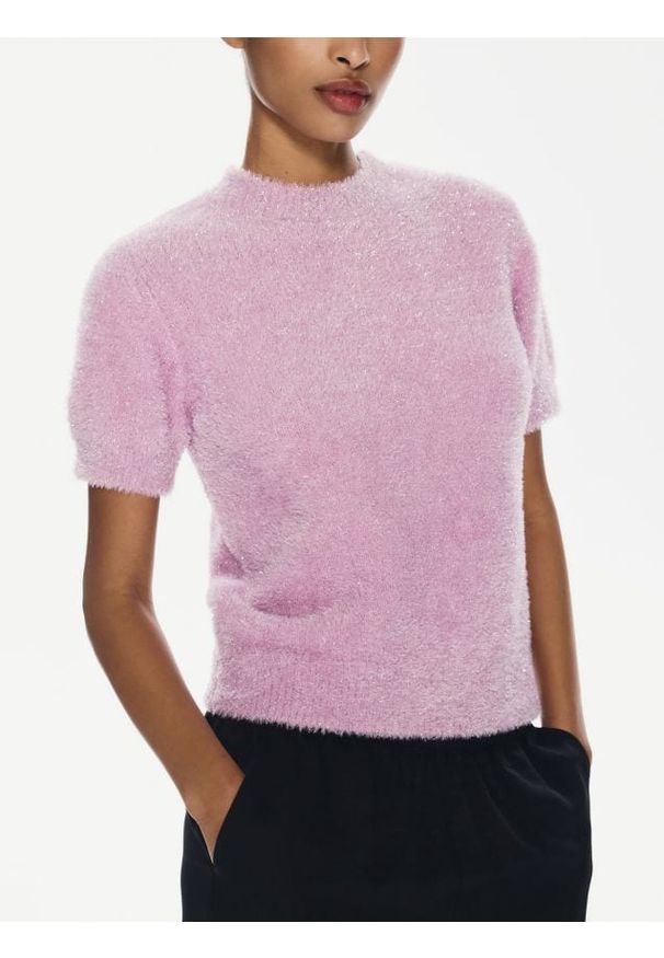 Reserved - Sweter z metaliczną nitką - różowy. Kolor: różowy. Materiał: dzianina