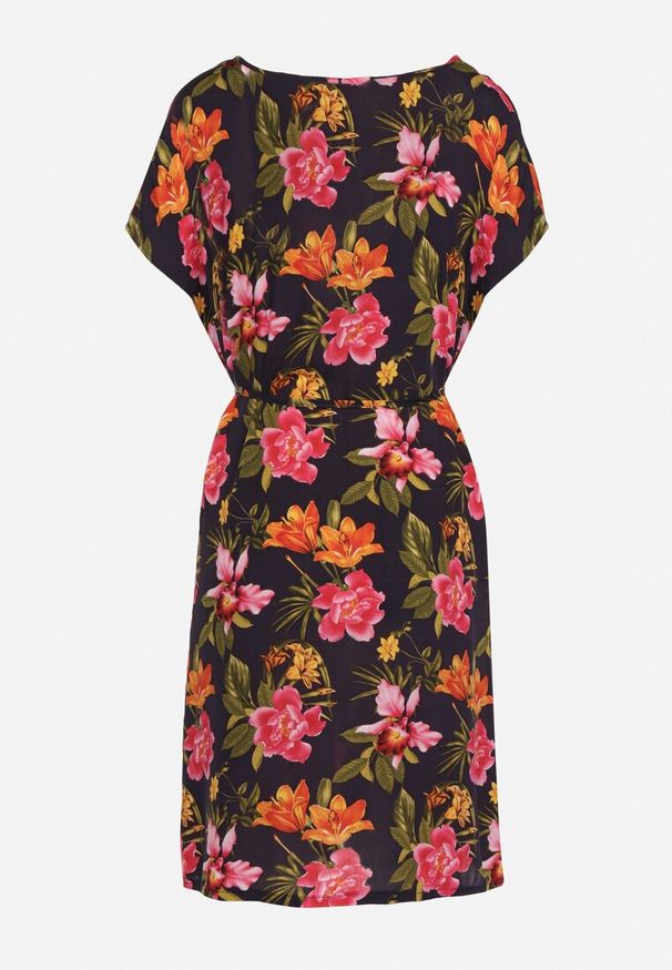 Born2be - Granatowo-Róźowa Wiskozowa Sukienka w Kwiaty z Materiałowym Paskiem w Talii Claristi. Okazja: na co dzień. Kolekcja: plus size. Kolor: niebieski. Materiał: materiał, wiskoza. Wzór: kwiaty. Sezon: lato. Typ sukienki: dla puszystych. Styl: elegancki, casual, klasyczny