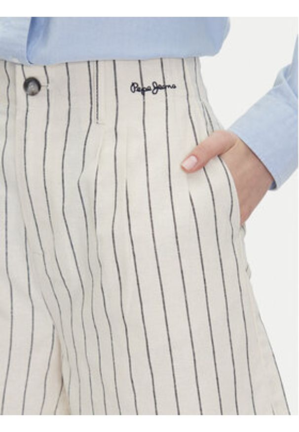 Pepe Jeans Szorty materiałowe Henar PL801163 Beżowy Loose Fit. Kolor: beżowy. Materiał: bawełna