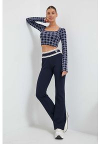 Guess longsleeve damski kolor granatowy. Typ kołnierza: dekolt w karo. Kolor: niebieski. Materiał: dzianina. Długość rękawa: długi rękaw #3