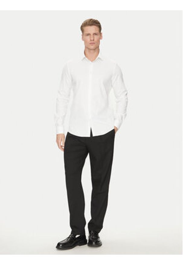 Calvin Klein Koszula K10K114298 Biały Slim Fit. Kolor: biały. Materiał: bawełna, syntetyk