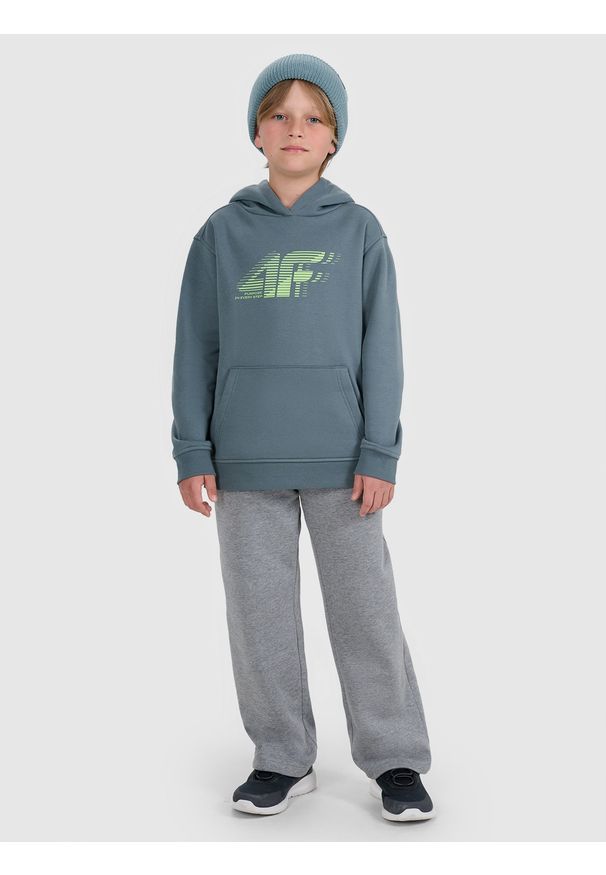 4f - 4F Bluza dresowa nierozpinana z kapturem chłopięca - turkusowa 122 (6-7 lat). Okazja: na co dzień. Typ kołnierza: kaptur. Kolor: turkusowy. Materiał: dresówka. Wzór: gładki, ze splotem, nadruk. Sezon: lato. Styl: klasyczny, casual, sportowy
