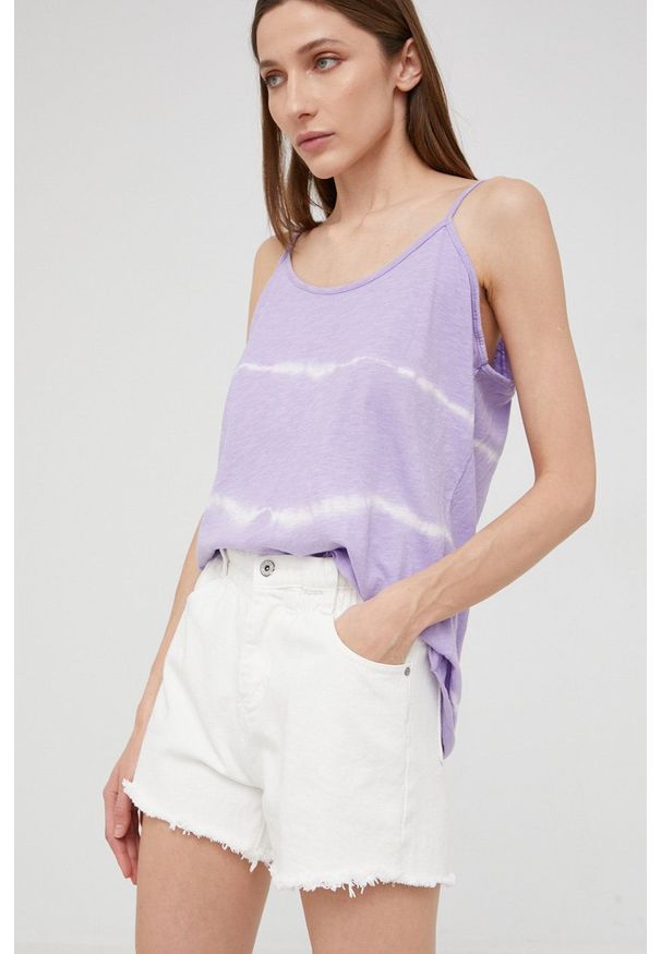 Answear Lab szorty jeansowe damskie kolor biały gładkie high waist. Stan: podwyższony. Kolor: biały. Materiał: jeans. Wzór: gładki. Styl: wakacyjny