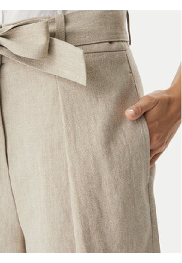 BOSS Szorty materiałowe Tojuna 50558545 Beżowy Relaxed Fit. Kolor: beżowy. Materiał: len