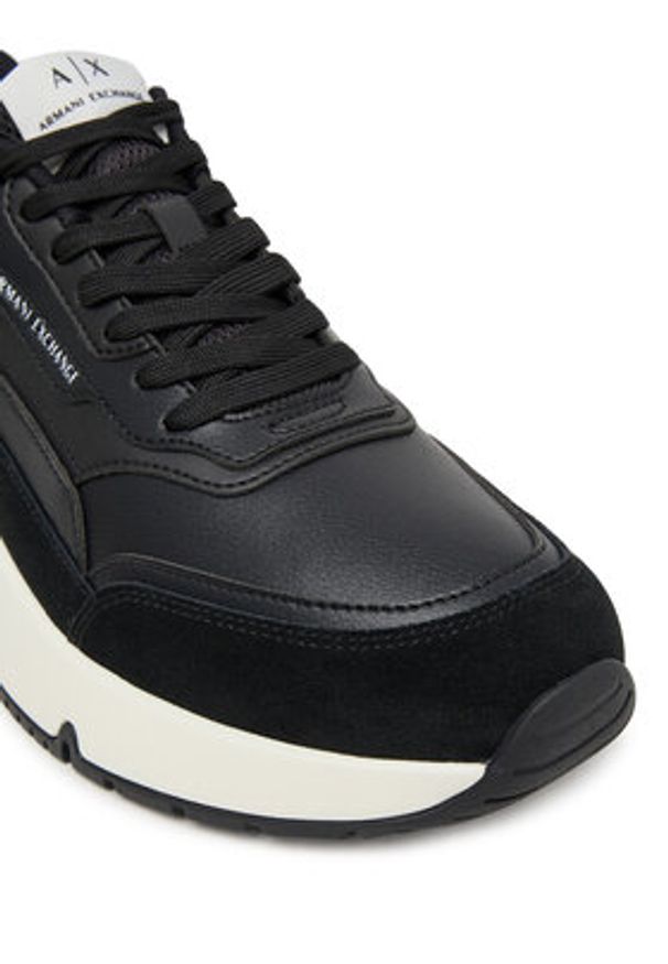 Armani Exchange Sneakersy XM001718 AF17544 UC001 Czarny. Kolor: czarny. Materiał: skóra