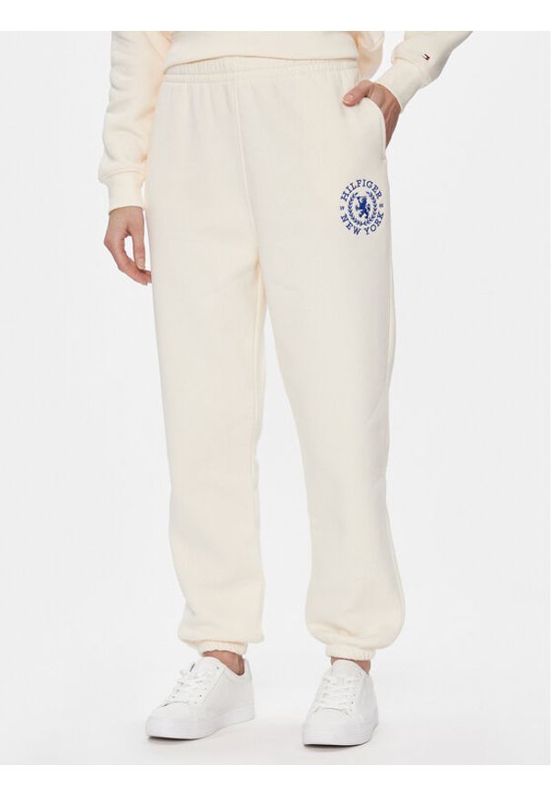TOMMY HILFIGER - Tommy Hilfiger Spodnie dresowe Crest Sweat Pant WW0WW40601 Écru Regular Fit. Materiał: syntetyk, bawełna