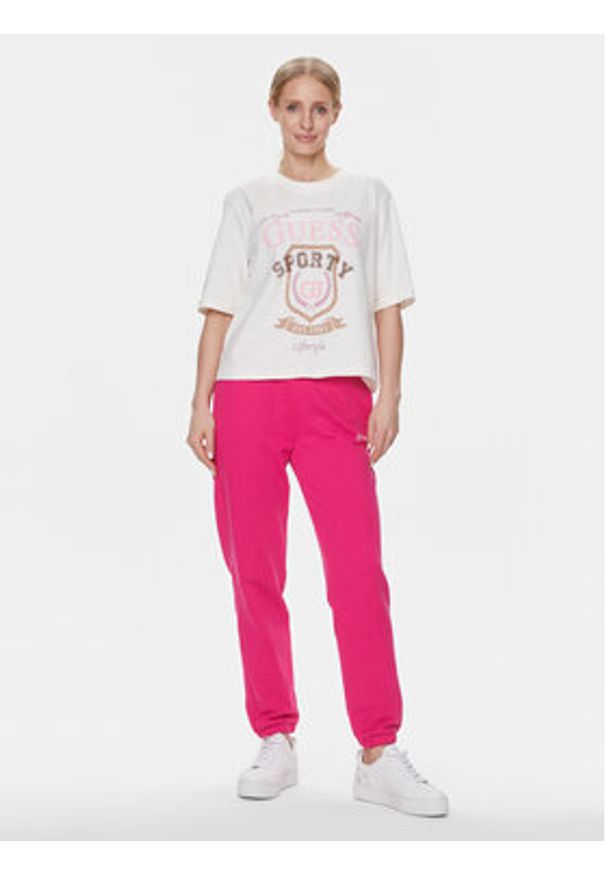 Guess T-Shirt V4RI07 K8FQ4 Biały Boxy Fit. Kolor: biały. Materiał: bawełna