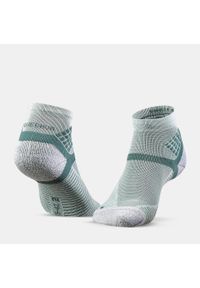 quechua - Skarpety turystyczne Quechua Hike 500 mid x 2 pary. Kolor: zielony. Materiał: poliamid, elastan. Wzór: ze splotem. Sport: turystyka piesza