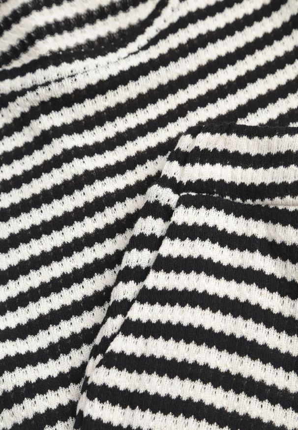 Renee - Beżowo-Czarny Komplet z Dzianiny w Paski z Bawełną Bluzka z Krótkim Rękawem i Spodnie Akiseithe. Kolor: beżowy. Materiał: bawełna, dzianina. Wzór: paski