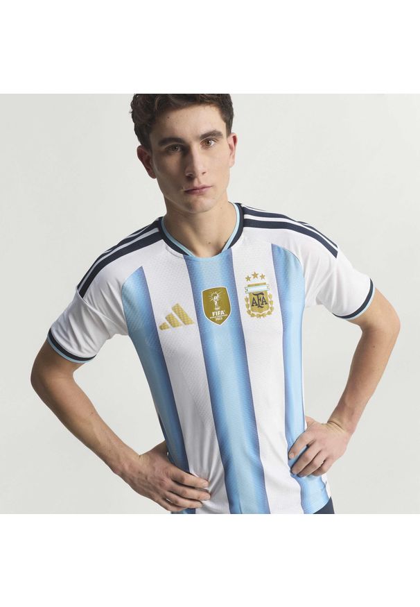 Adidas - Koszulka Argentina 26 Home Authentic. Kolor: wielokolorowy, niebieski, biały. Technologia: ClimaCool (Adidas). Sport: piłka nożna