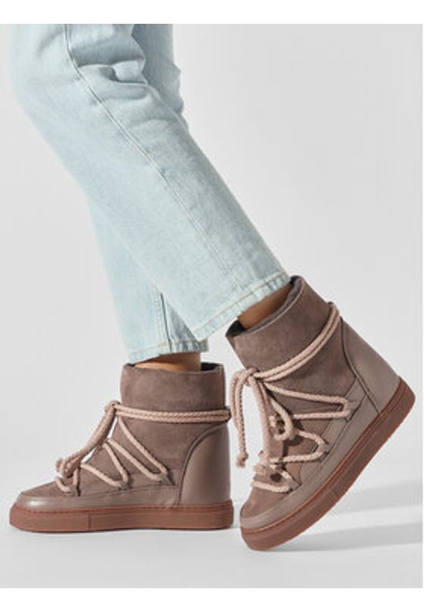 Inuikii Śniegowce Classic Wedge 75203-005 Brązowy. Kolor: brązowy. Materiał: zamsz, skóra