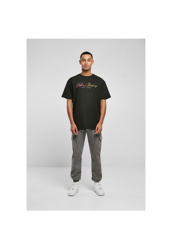 Koszulka Urban Classics Script. Kolor: czarny