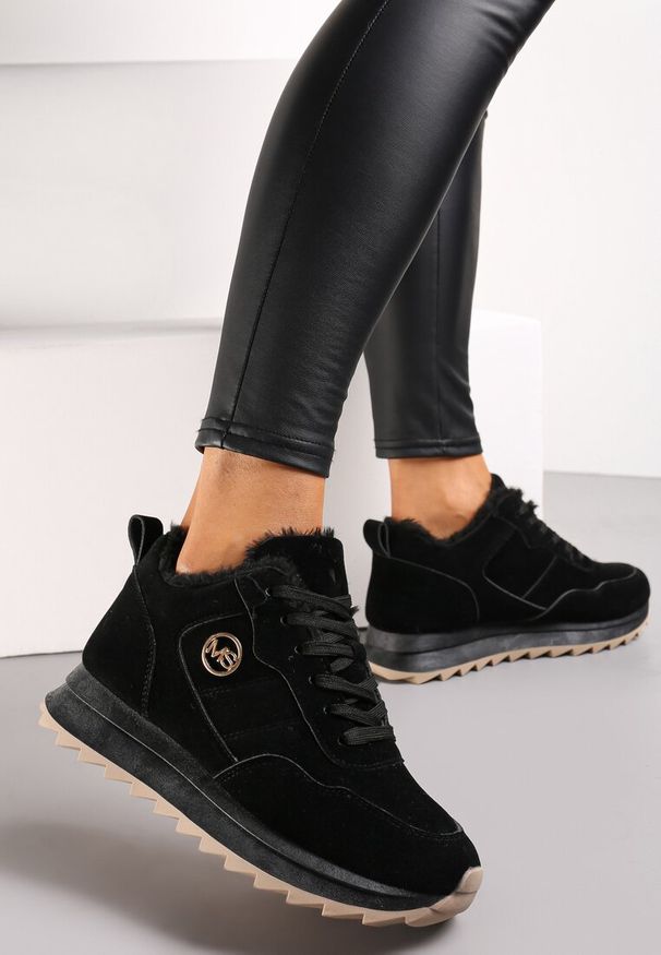 Renee - Czarne Ocieplane Sneakersy na Platformie Appopis. Okazja: na co dzień. Kolor: czarny. Obcas: na platformie